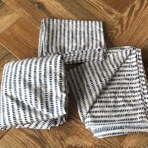 Pillowfort twin sheet set.